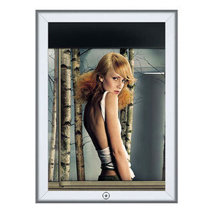 Lockable snap frame